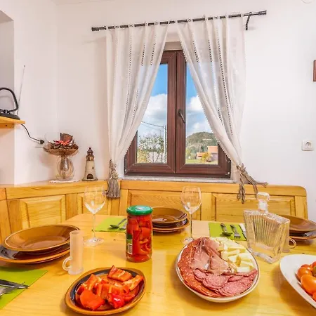 1 Bedroom Awesome In Apartament *