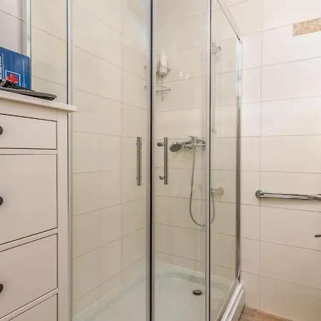 Apartament 1 Bedroom Awesome In Prezid