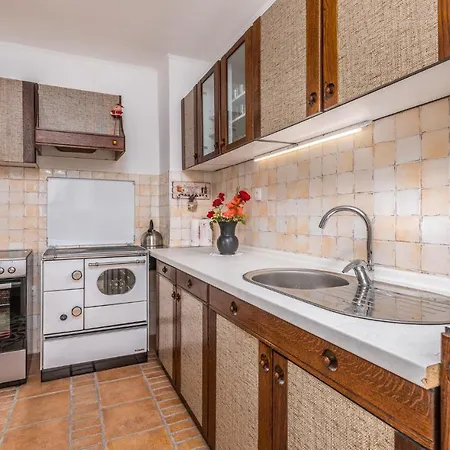 1 Bedroom Awesome In * Prezid