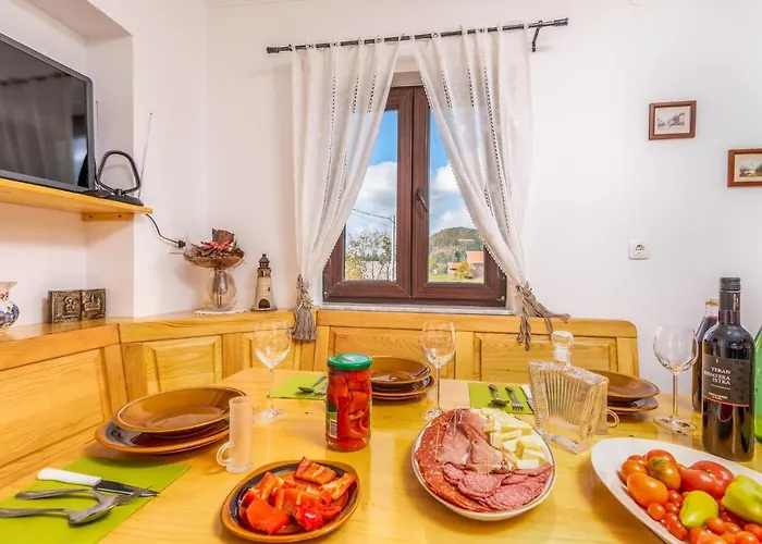 1 Bedroom Awesome In Appartement *