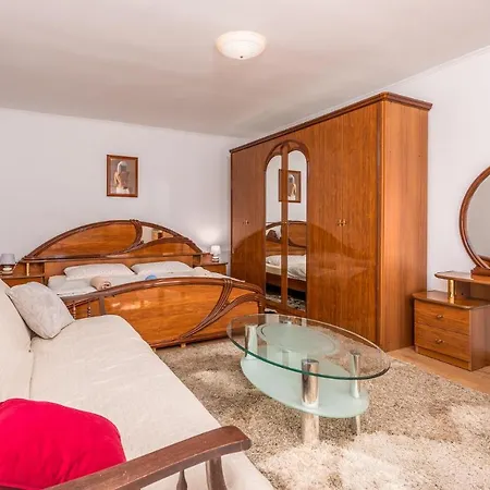 1 Bedroom Lovely In
