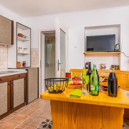 1 Bedroom Lovely In *