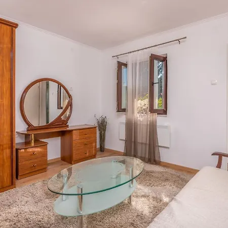 Apartamento 1 Bedroom Awesome In Prezid