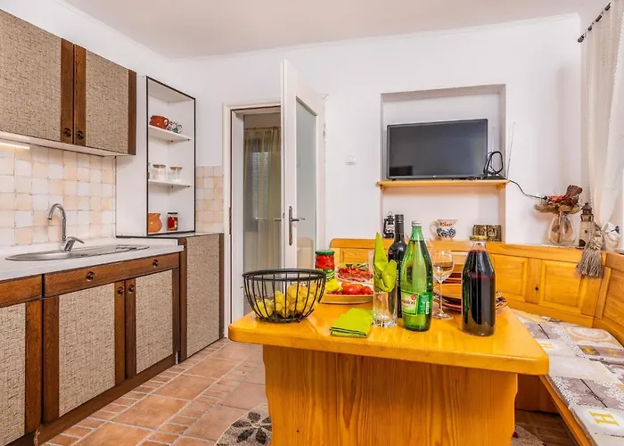 1 Bedroom Awesome In *