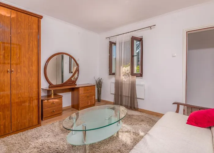 Apartament 1 Bedroom Awesome In Prezid
